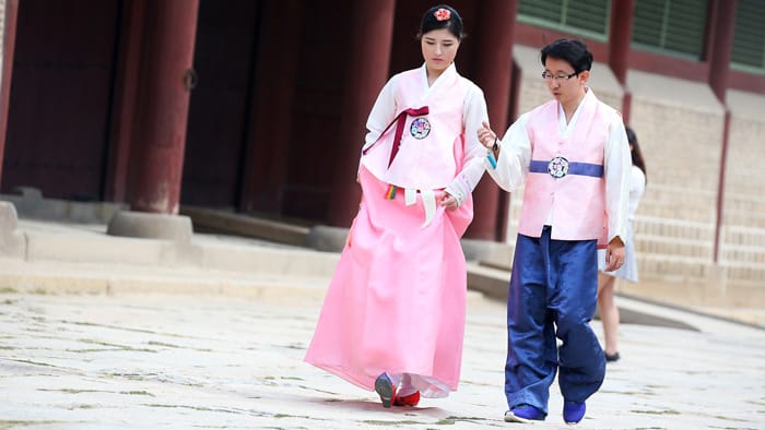 Tourist Hanbok vs Real Hanbok: An Honest Guide from a Korean